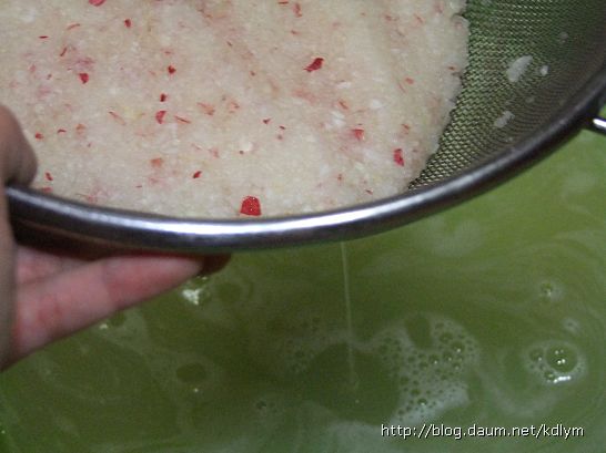 비타민함유량 높아 감기예방에 효과적인 백김치 간단하게 만드