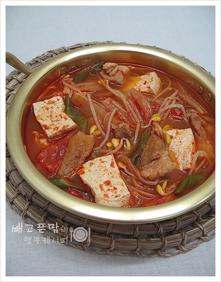 묵은지 돼지목살 김치찌개