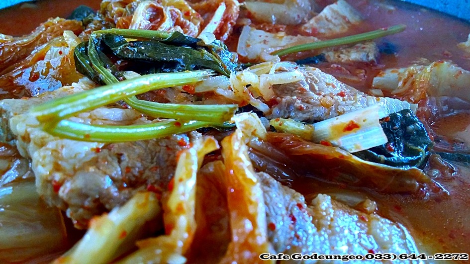 곰취를 이용한 요리 곰취 묵은지 삽겹살