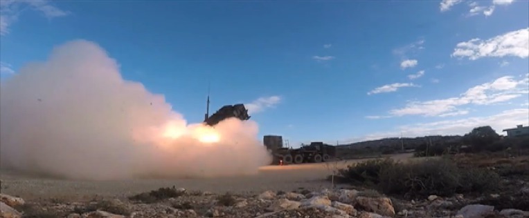 미 육군 제 10 방공 미사일 사령부의 패트리어트 미사일 발사 테스트-US 10th Army Air and Missile Defense Command  firing Patriot Missile