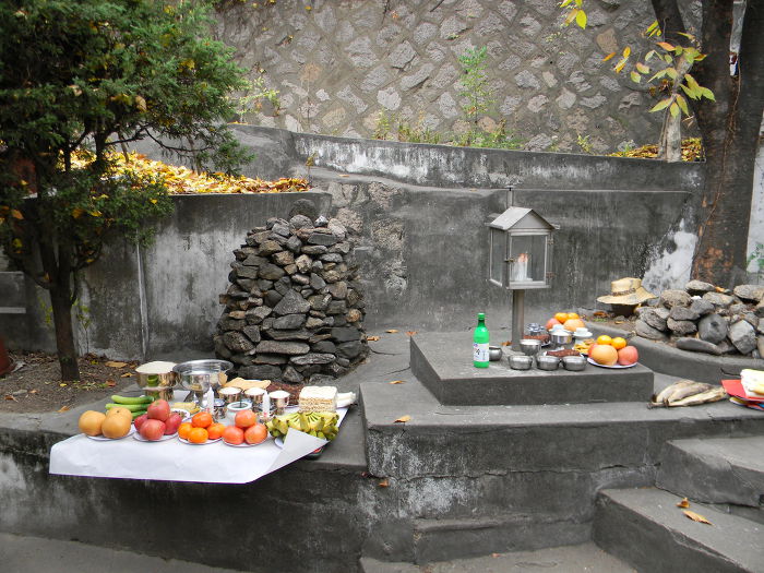 서울 도심 속의 조촐한 민간 신앙의 현장, 행당동 아기씨당 ~~ (아기씨당굿, 아기씨당 무신도, 5층석탑)