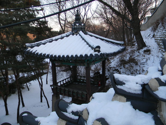 계동 중앙고등학교 서관, 동관, 본관 뒷모습, 괘궁정