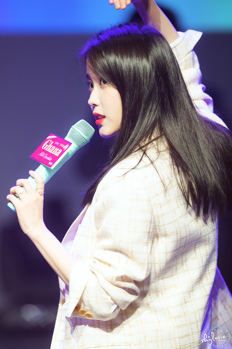 아이유 - 190302 가나 팬미팅
